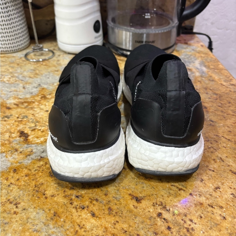 Adidas ultraboost primeknit size 5.5 - Picture 4 of 9